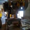 []出售三台冲床